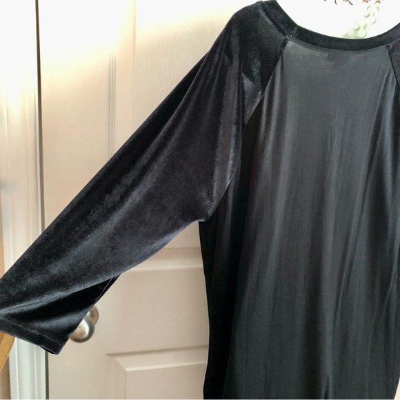 TORRID Women's KNIT TOP WITH VELVET SLEEVES NWT 2X WOMEN PLUS SIZE - Picture 7 of 10